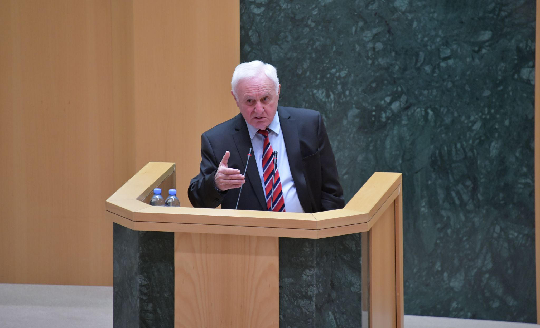 ფრიდონ ინჯია სალომე ზურაბიშვილს - ვისი პრეზიდენტი ხართ თქვენ?!