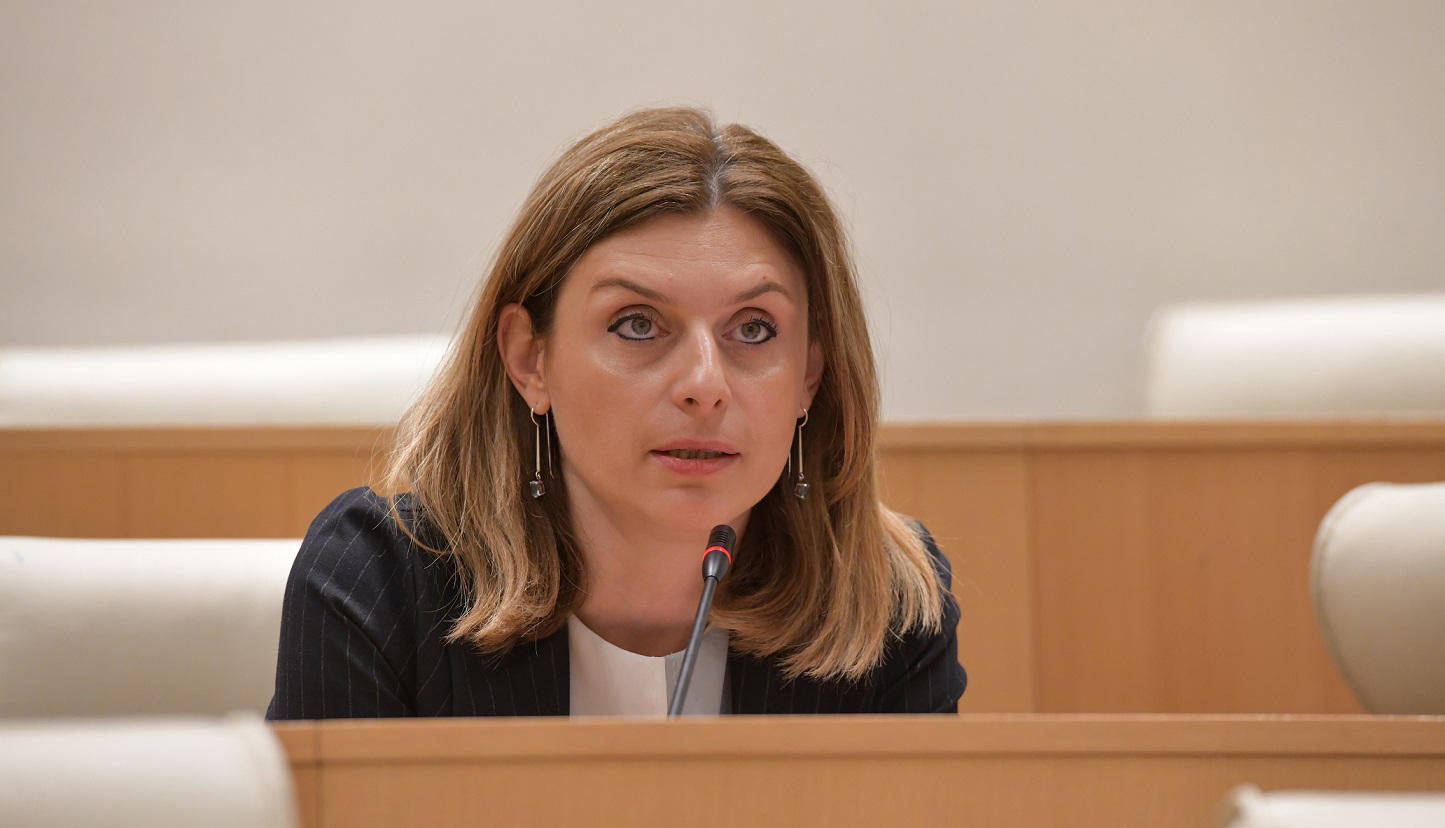 თეონა აქუბარდია უმრავლესობას - თუ გნებავთ, გყავდეთ ეს „გაგორებული ფალავანი“, მაგრამ მე გეუბნებით, თქვენთვის არის უკეთესი, რომ ირაკლი ბერაია თანამდებობას არ იკავებდეს!