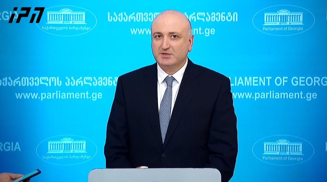 ჯანდაცვის მინისტრის განცხადებით, მიხეილ სააკაშვილის მკურნალობის პროცესში ჩასართავად პოლონელი ექიმებისთვის ნებართვის გაცემას დოკუმენტაციის წარდგენა და შესაბამისი პროცედურის გავლა სჭირდება
