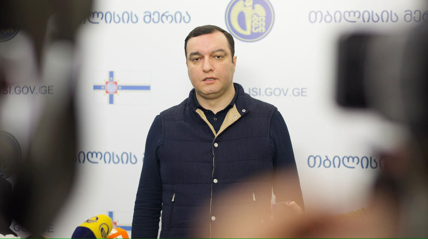 ირაკლი ბენდელიანის განცხადებით, 2024 წელს რუსთაველის გამზირზე საგზაო სამუშაოები დაგეგმილი არ არის, მხოლოდ შენობების ფასადებისა და სახურავების რეაბილიტაცია იგეგმება