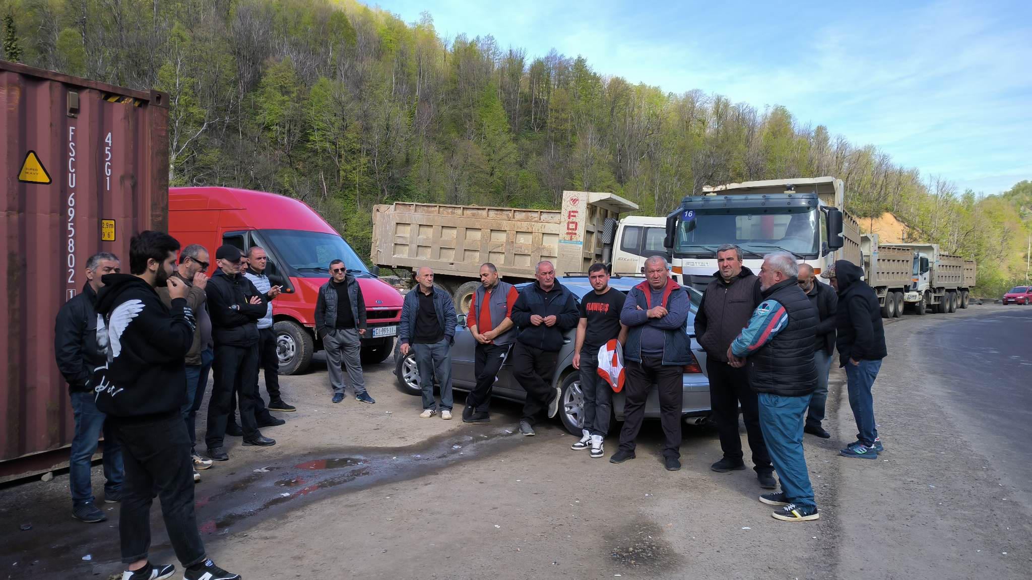 რიკოთზე მიმდინარე სამშენებლო სამუშაოებზე დასაქმებულთა ნაწილი გაიფიცა