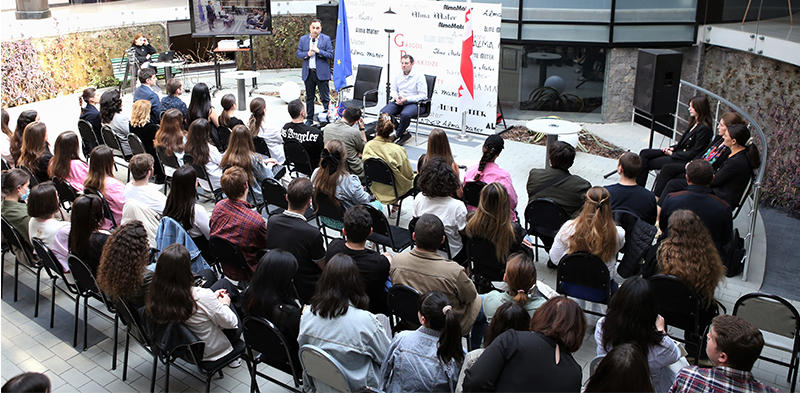 გრიგოლ რობაქიძის სახელობის უნივერსიტეტში ზვიად გაბისონიას საჯარო ლექცია გაიმართა