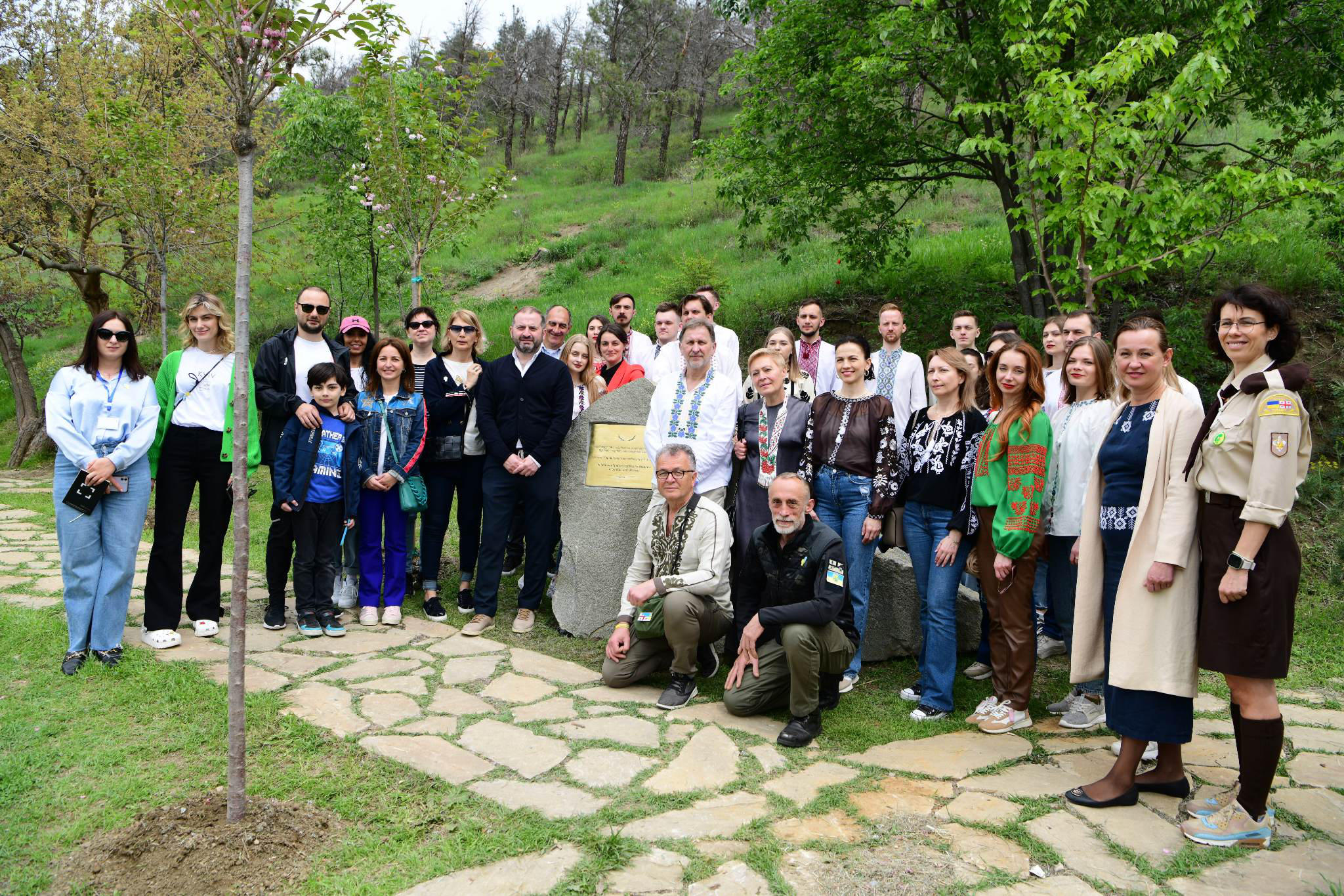 ლისის ტბაზე საქართველოს და უკრაინის თავისუფლებისთვის მებრძოლი გმირების სახელობის პარკი გაიხსნა