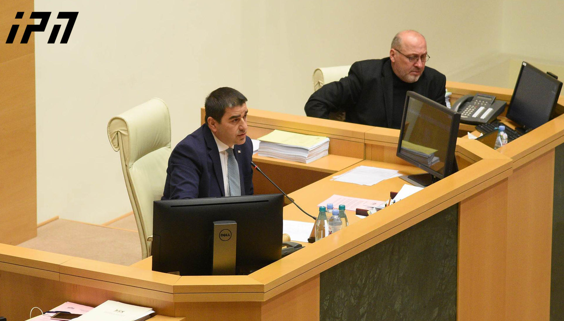 შალვა პაპუაშვილი ოპოზიციას - შეგეძლოთ საგამოძიებო კომისიის საკითხი ბიუროზე დაგეყენებინათ - სპეციალურად 3-წამიანი პაუზა გავაკეთე, სანამ დღის წესრიგს დავამტკიცებდი და გადმოგხედეთ, მაგრამ არავისგან მქონია ნიშანი