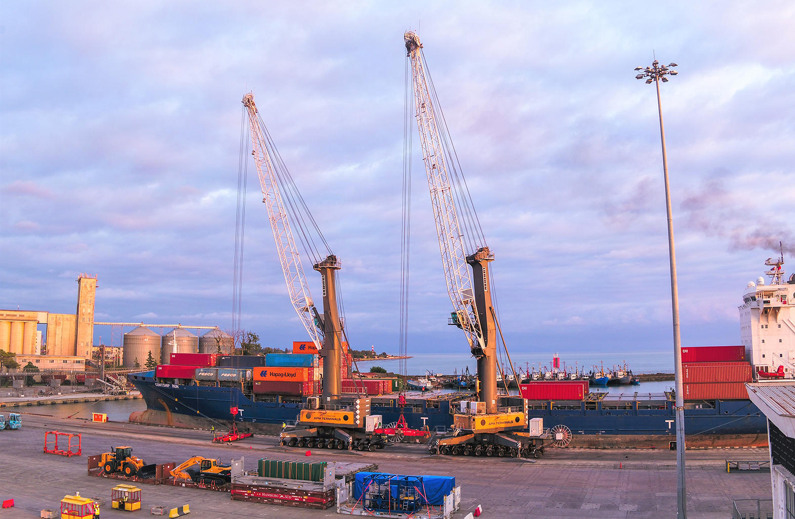 „ეიპიემ ტერმინალს ფოთი“ - ფოთის პორტში საკონტეინერო ტვირთების მოცულობა რეკორდულ დონეს აღწევს
