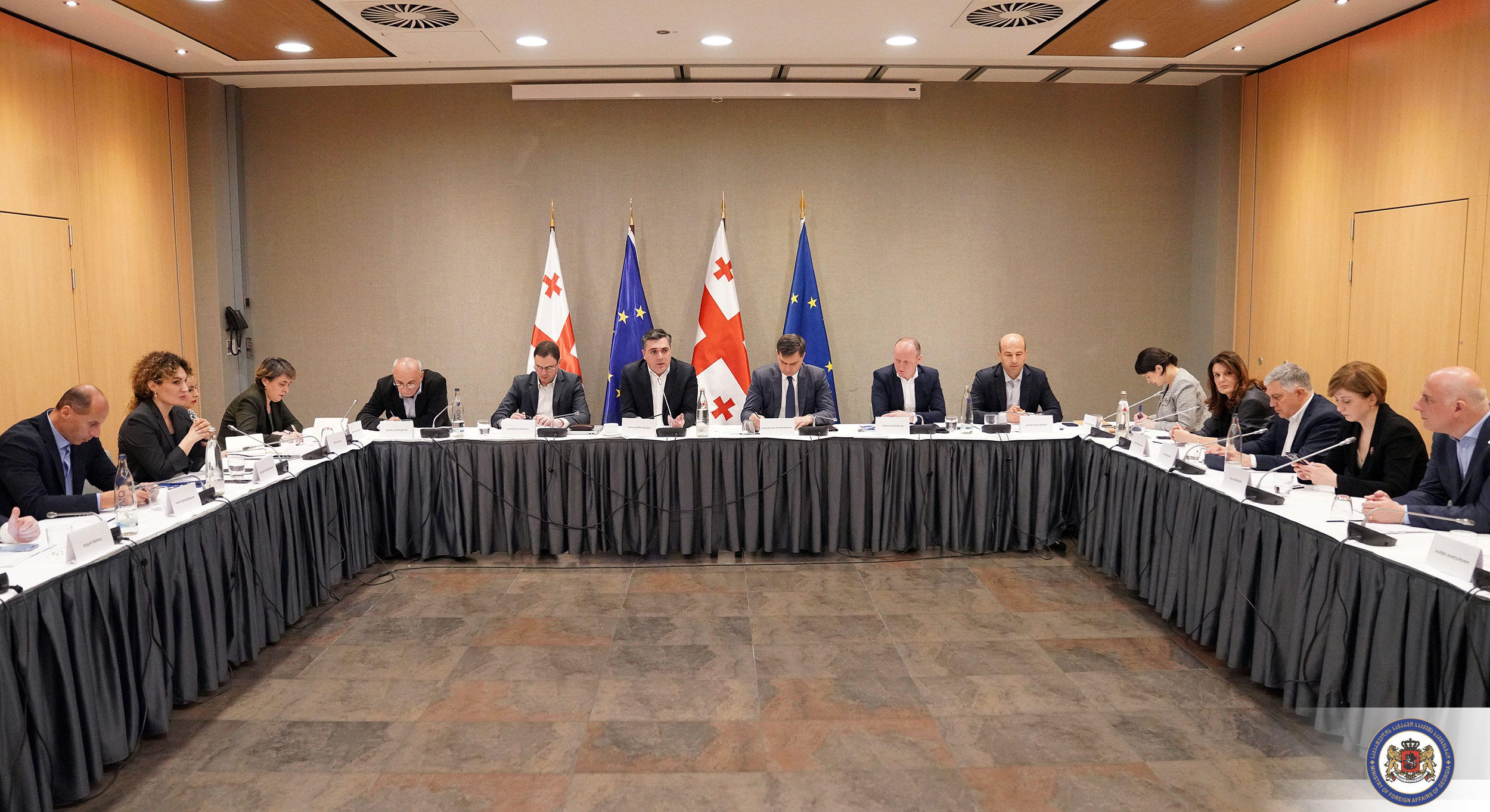 ბერლინში ევროკავშირის წევრ სახელმწიფოებში საქართველოს საგანგებო და სრულუფლებიანი ელჩების სამუშაო შეხვედრა - ამბასადორიალი გაიმართა