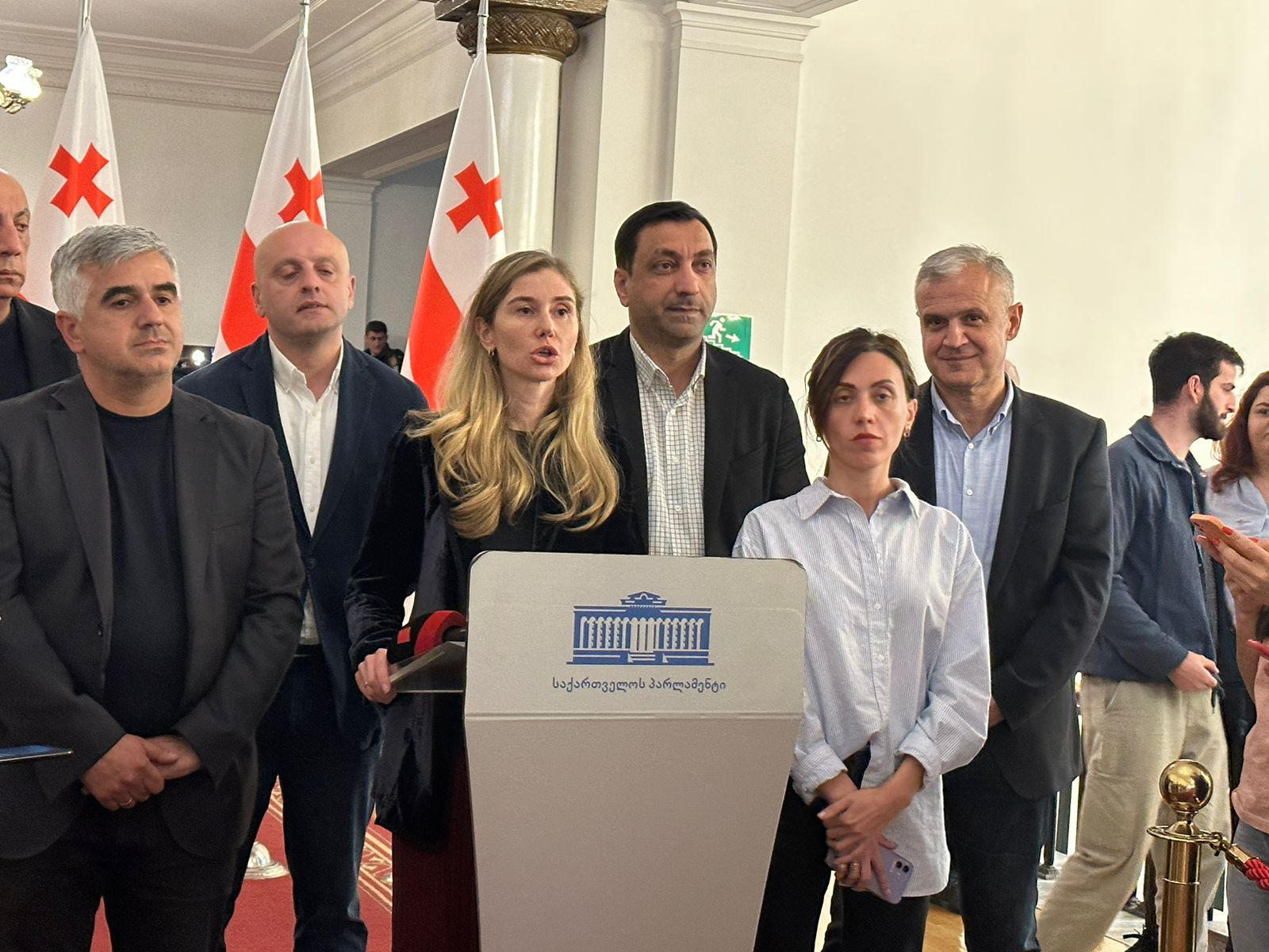 თინა ბოკუჩავა - ფრაქციის დატოვების გადაწყვეტილება იყო ერთადერთი, რაც შეეძლოთ, მიეღოთ მას შემდეგ, რაც მხარი დაუჭირეს „კლანის" განმტკიცებას - არ დავუშვებთ, რომ „კლანის“ გაძლიერება გაგრძელდეს ოპოზიციური დეპუტატების გამოყენებით
