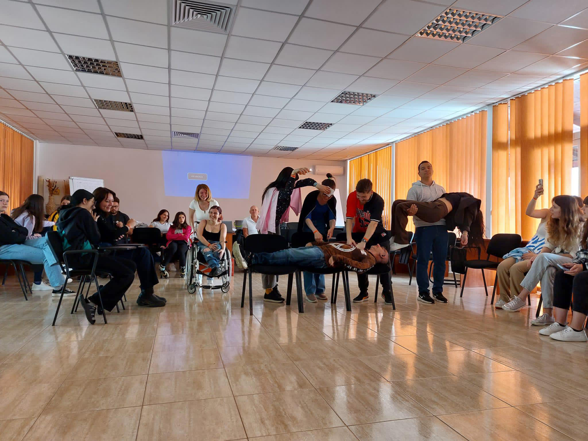 გრიგოლ რობაქიძის სახელობის უნივერსიტეტის ფსიქოლოგიის სტუდენტები რუმინეთის სემინარებიდან დაბრუნდნენ