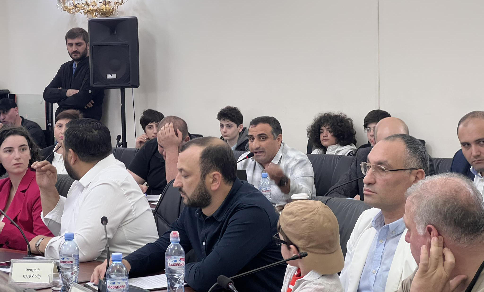 ბათუმის საკრებულოს სხდომაზე ხმაური იყო