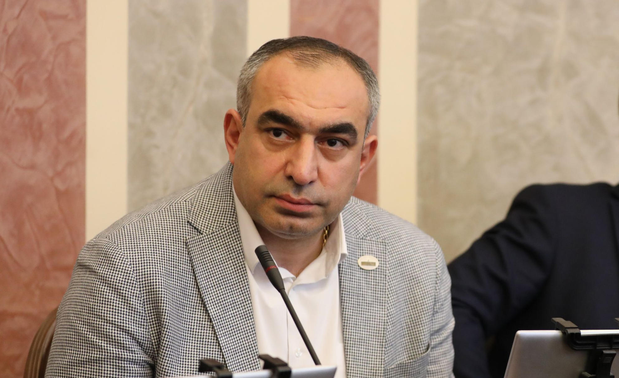 ვლადიმერ ბოჟაძე ოპოზიციას - თქვენი მხრიდან გამოხატვის თავისუფლებაზე საუბარი მიუღებელია
