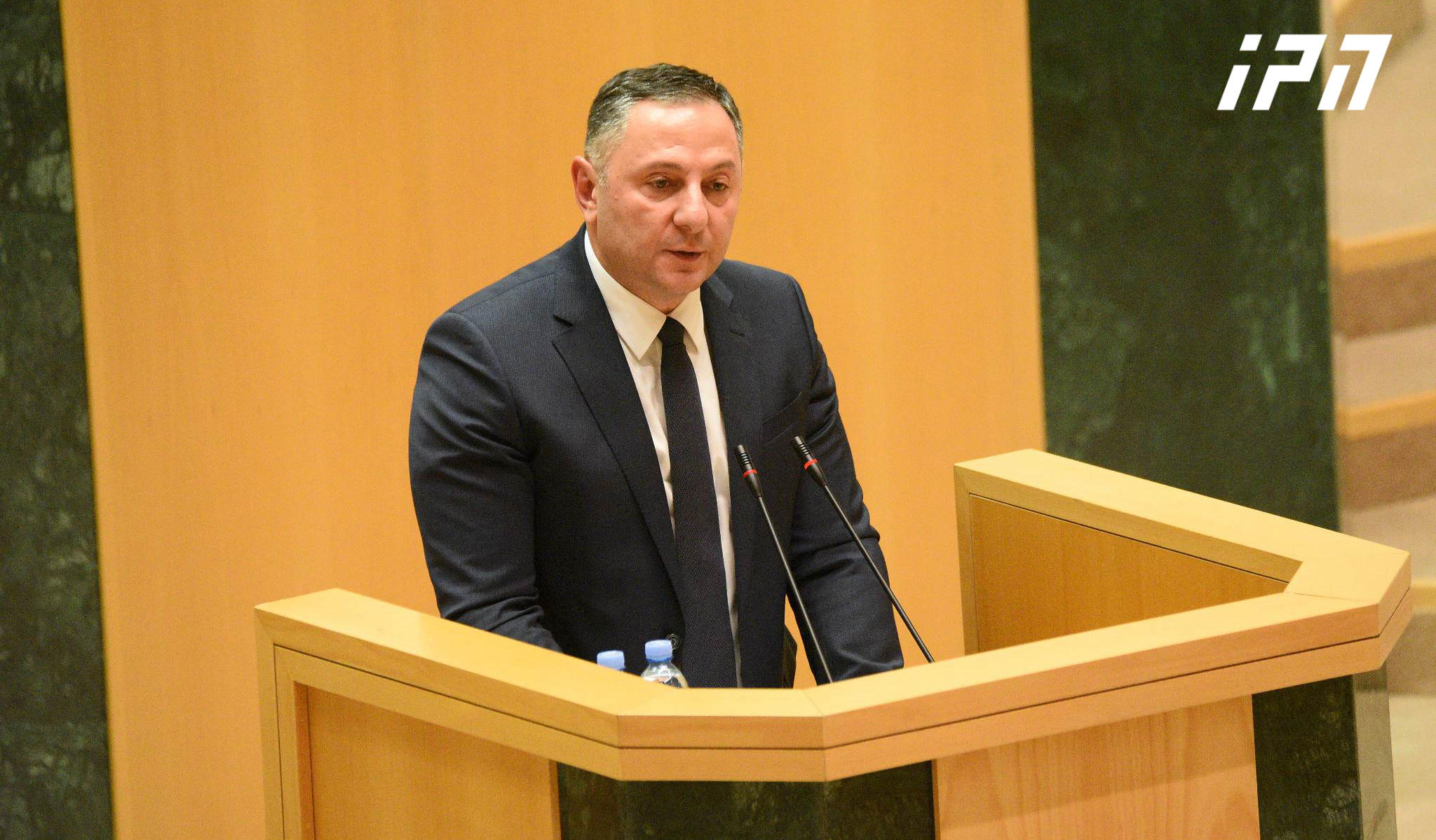 „ნაციონალური მოძრაობა“ პარლამენტში ინტერპელაციის წესით ვახტანგ გომელაურს იბარებს