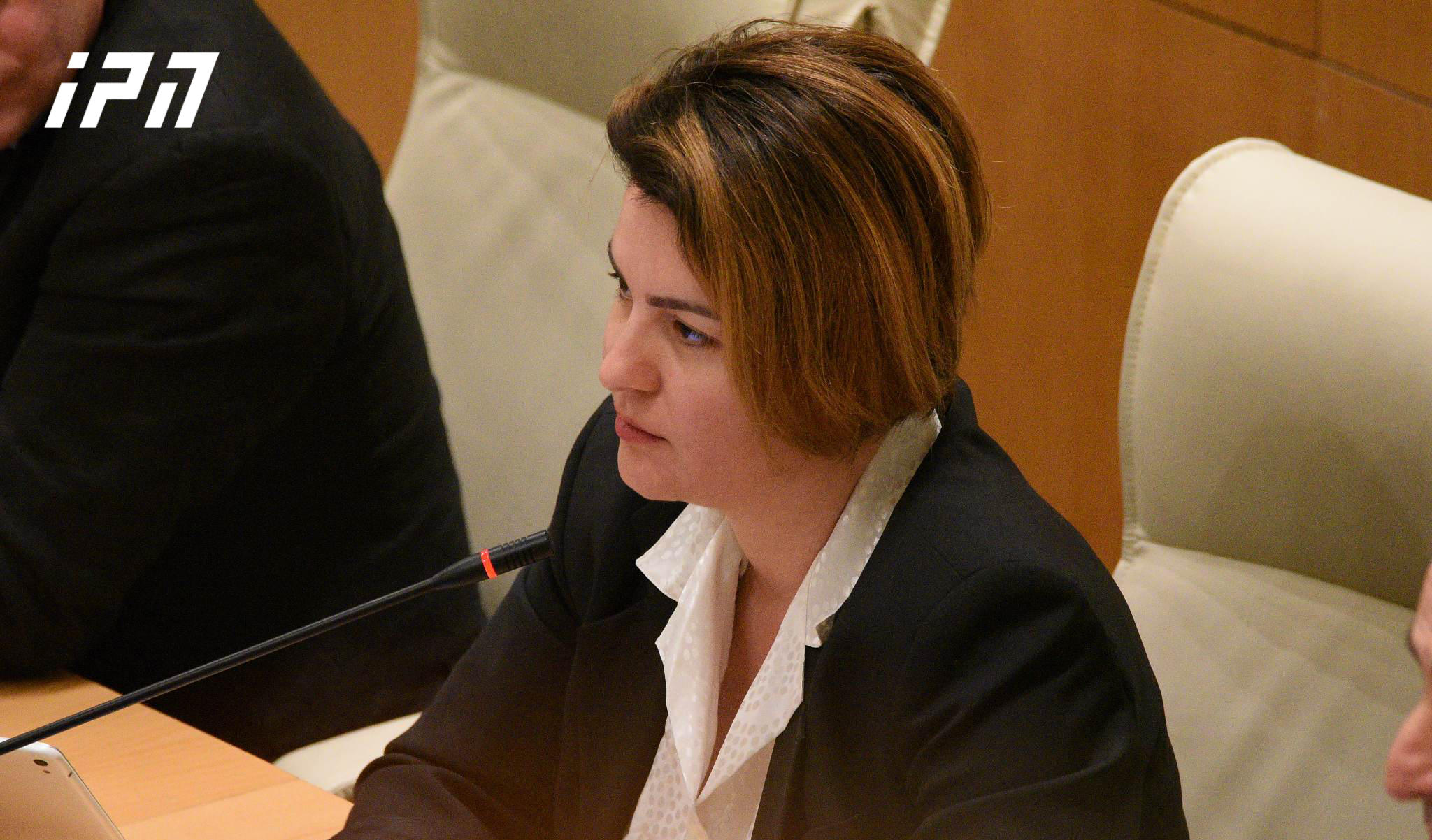 ანა ნაცვლიშვილი გომელაურს - რთულია, პოლიციელს სისტემამ მოტივაცია მოსთხოვოს, როცა სისტემა აიძულებს საქართველოში საქეიფოდ ჩამოსული ოკუპანტების ტაშ-ფანდური, მათი რესტორანში უსაფრთხოება დაიცვას