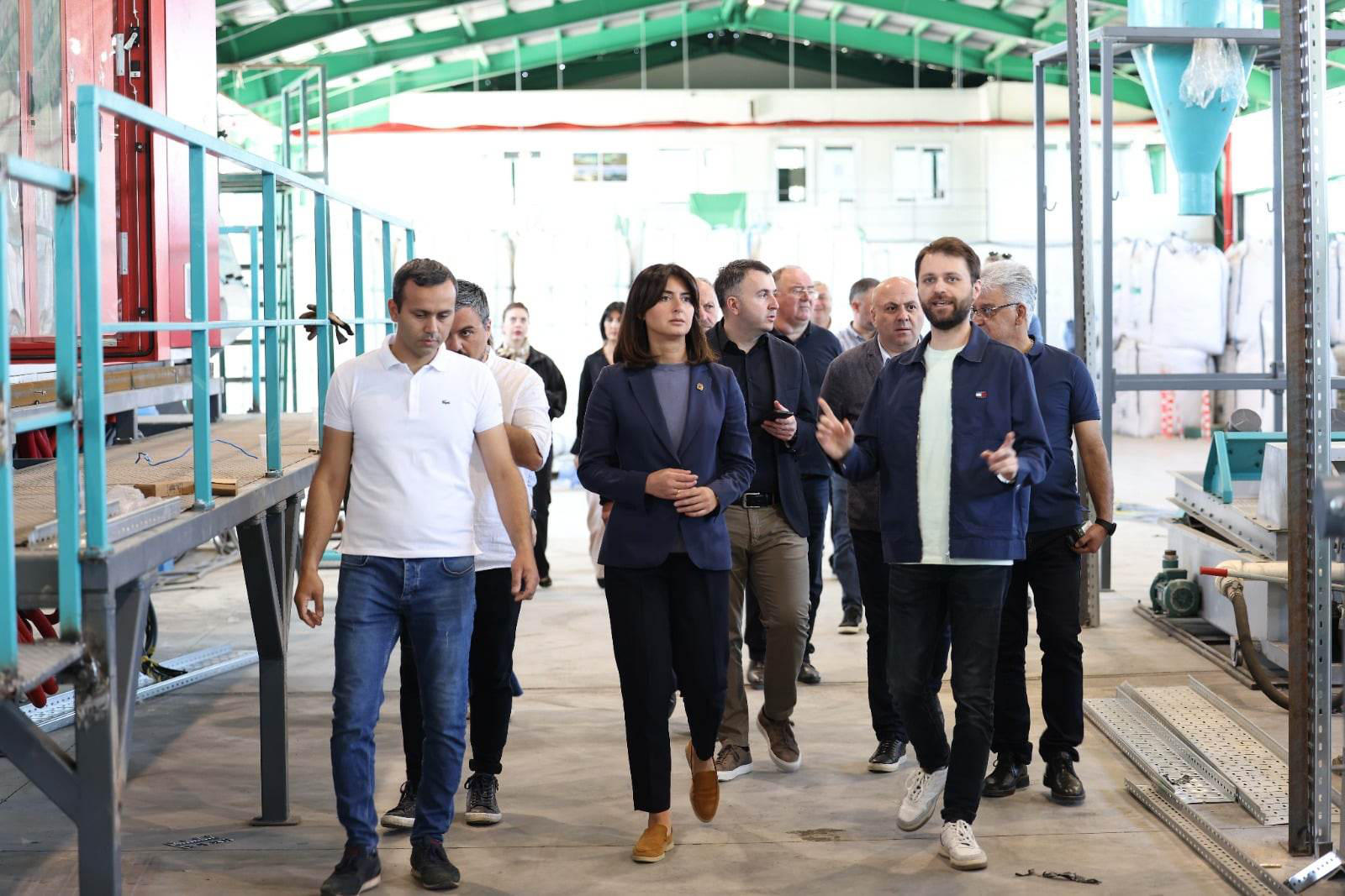 რუსთავის მერი ნინო ლაცაბიძე ეკოსაწარმო ,,პოლივიმში“ ახალი ხაზის მშენებლობის პროცესს გაეცნო