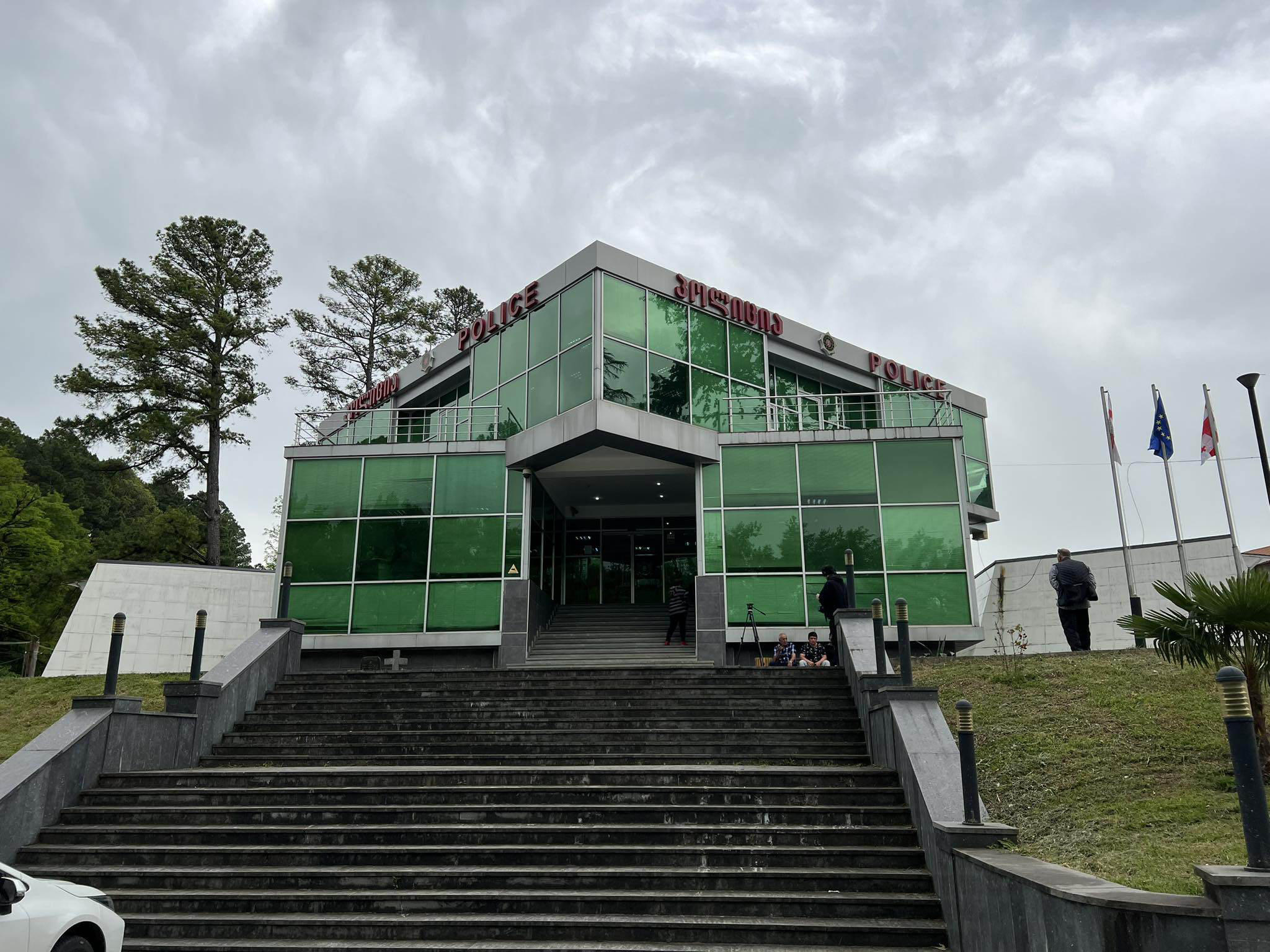 იმერეთში მოზარდის ჩვენების საფუძველზე, ბავშვის მამა და ბიძა დააკავეს