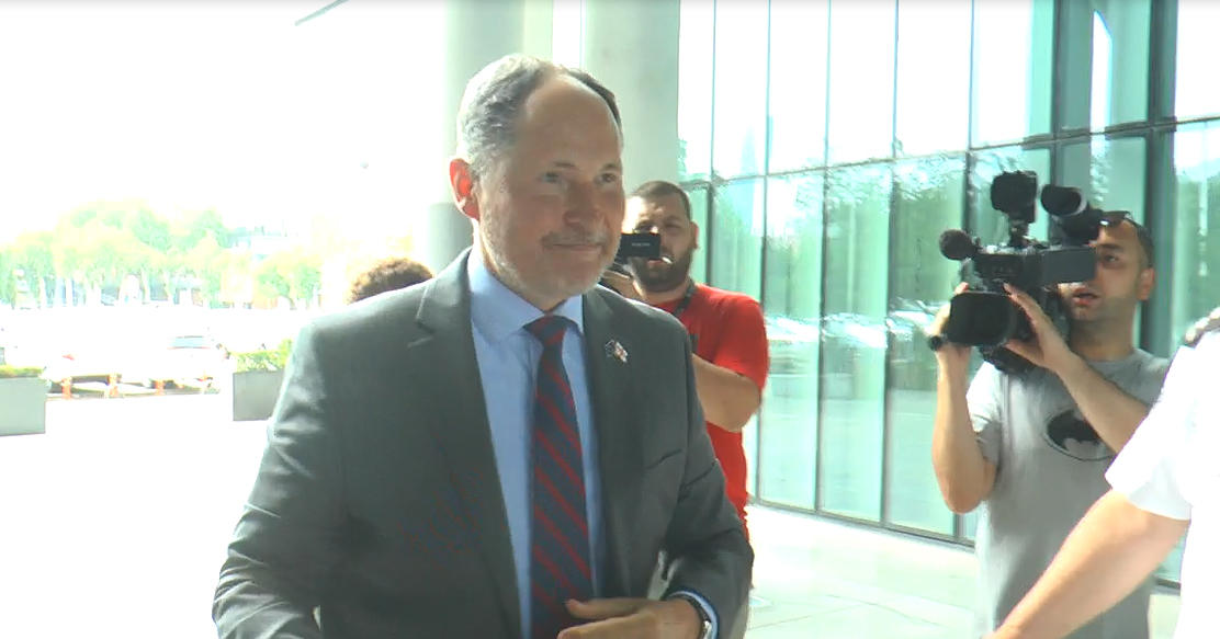 რუსეთთან პირდაპირი ფრენების აღდგენის გამო, დემარშის მიზნით, ევროკავშირის წევრი ქვეყნების ელჩების შეხვედრა ვიცე-პრემიერთან დაიწყო