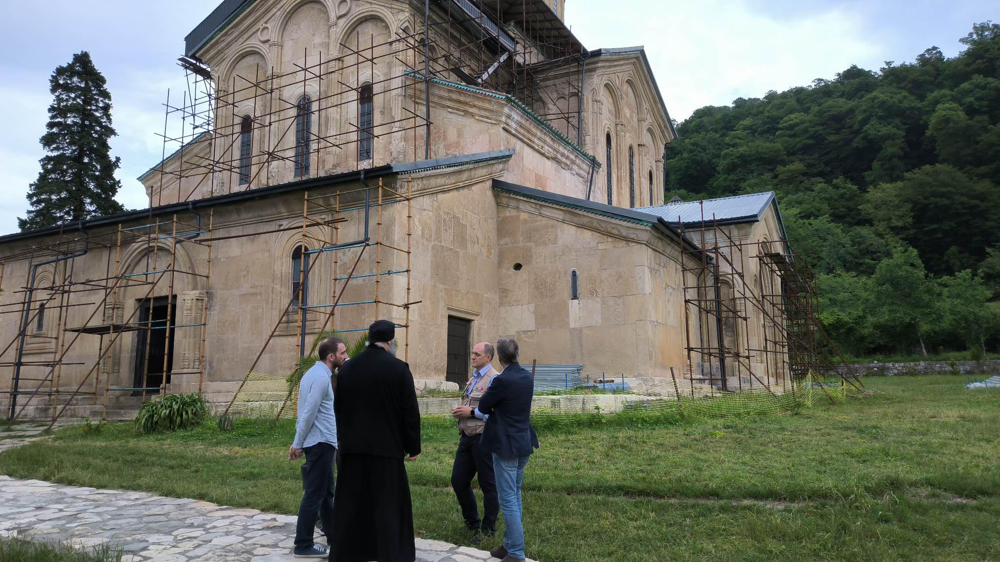 გელათის სამონასტრო კომპლექსში არსებულ მდგომარეობას იტალიელი სპეციალისტები სწავლობენ