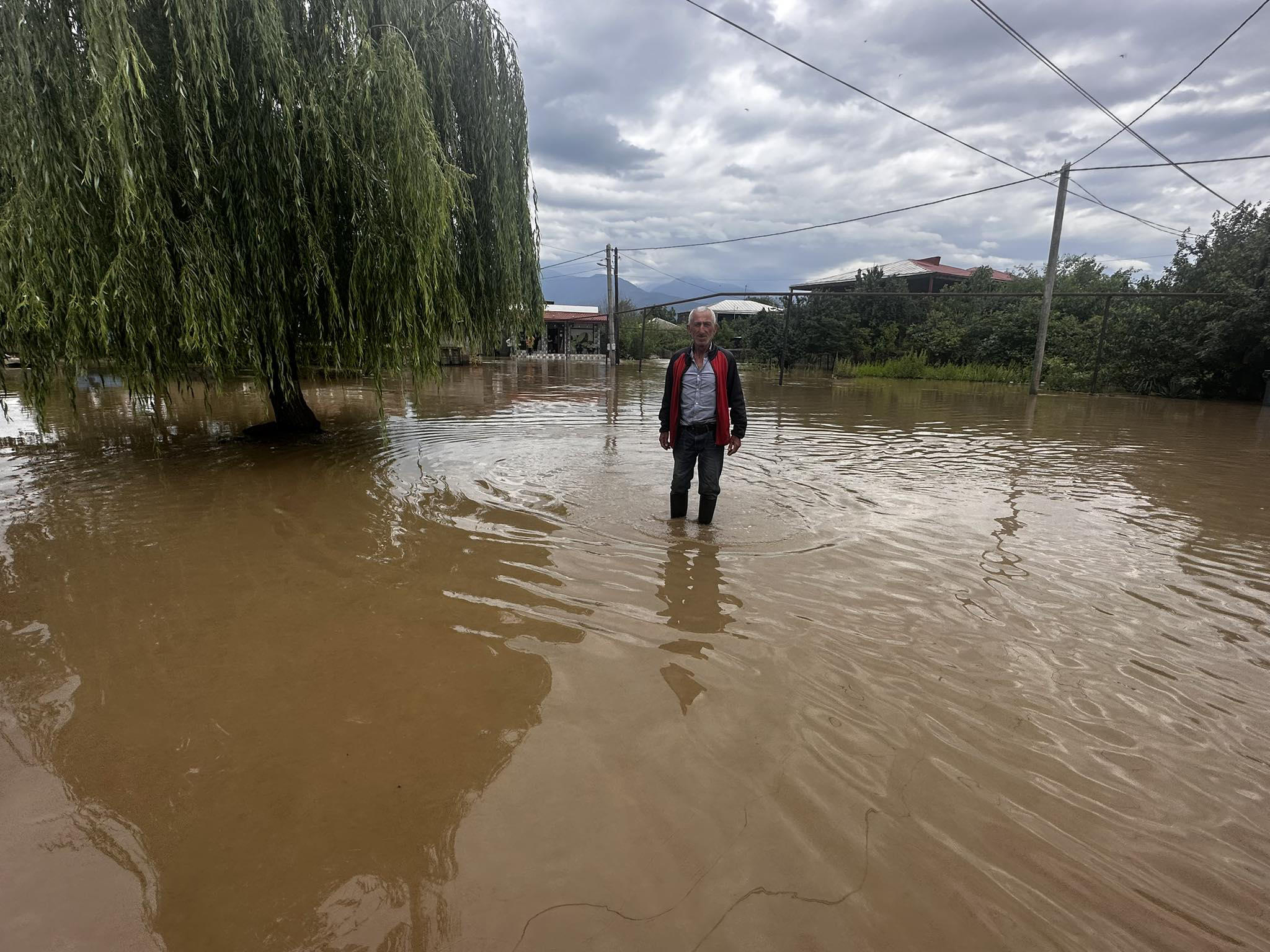 ყვარლის მუნიციპალიტეტში სტიქიაა - ადიდებულმა მდინარემ სახლები და სასოფლო სამეურნეო სავარგულები დატბორა