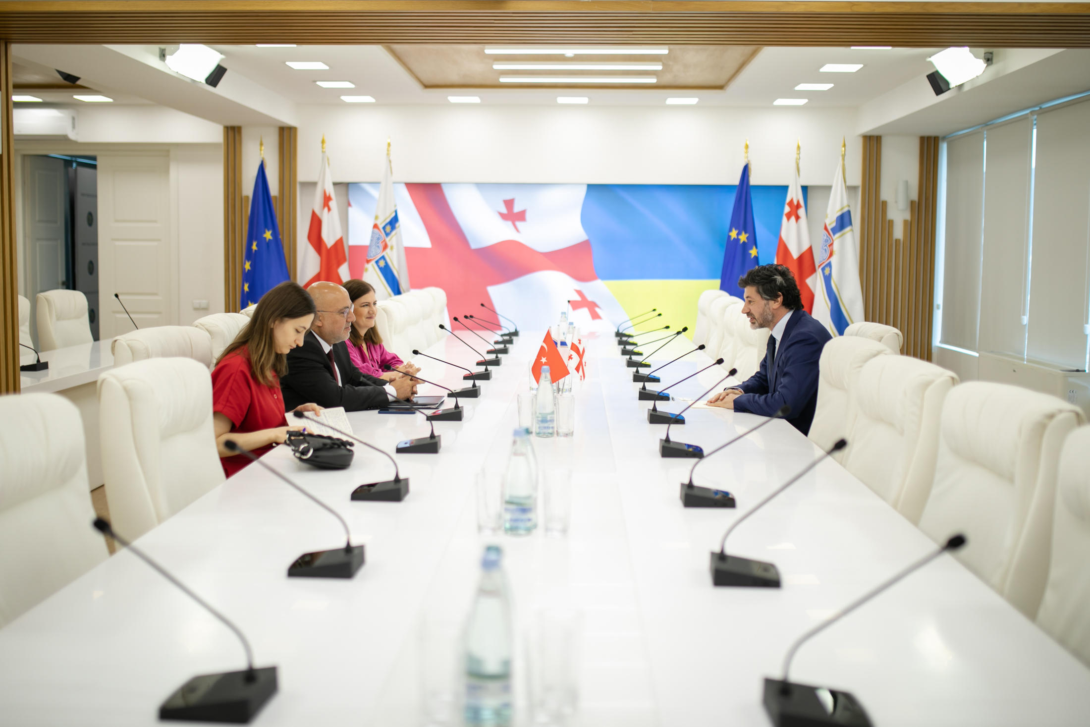 თბილისის მერი თურქეთის ელჩს შეხვდა