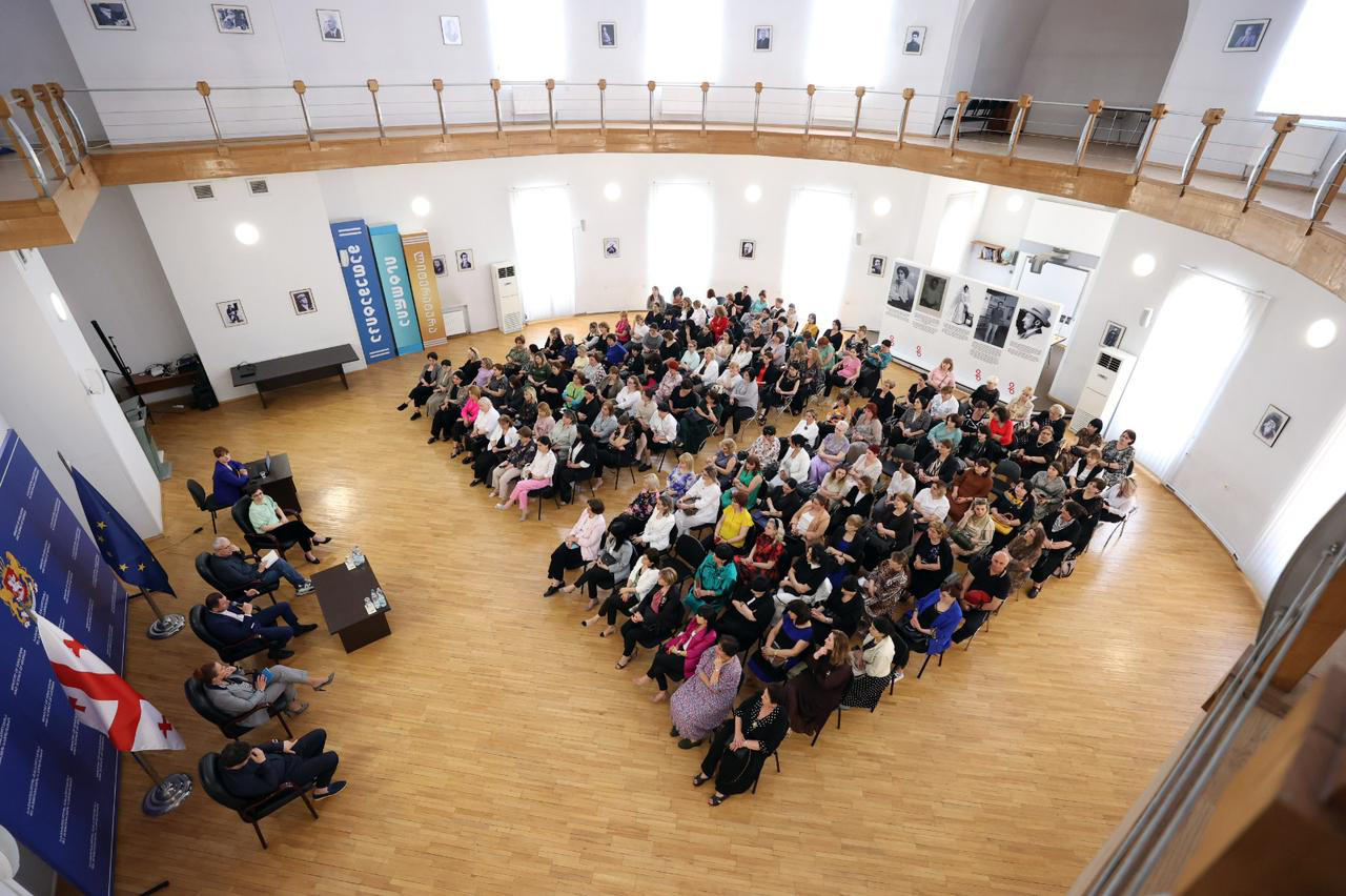 გიორგი ამილახვარმა მასწავლებლების კიდევ ერთ ჯგუფთან მორიგი სამუშაო შეხვედრა გამართა