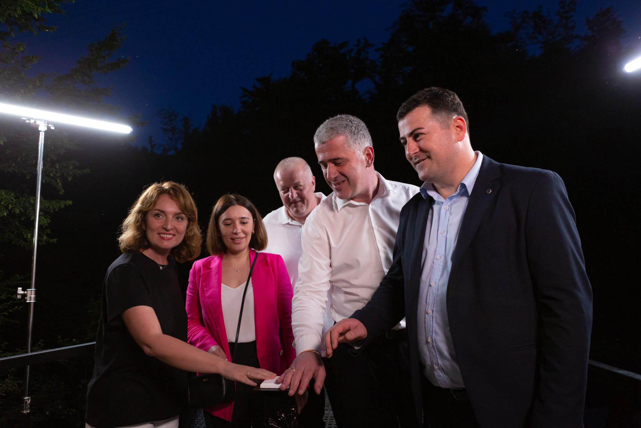 მარტვილის კანიონსა და ოკაცეს ჩანჩქერზე მოგზაურობა ღამით, 3D განათებების ფონზე, უკვე შესაძლებელია