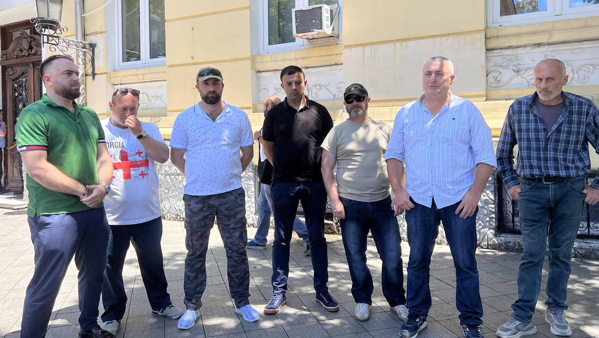 ყოფილი სამხედრო მოსამსახურეები აჭარის მთავრობის სახლთან აქციებს გეგმავენ და თორნიკე რიჟვაძისგან ბოდიშის მოხდას ითხოვენ