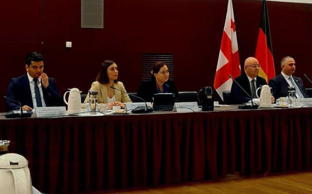 ნინო თანდილაშვილმა ბერლინში გამართულ გერმანიის ფედერაციულ რესპუბლიკასა და საქართველოს შორის გამართულ სამთავრობო მოლაპარაკებებში მიიღო მონაწილეობა