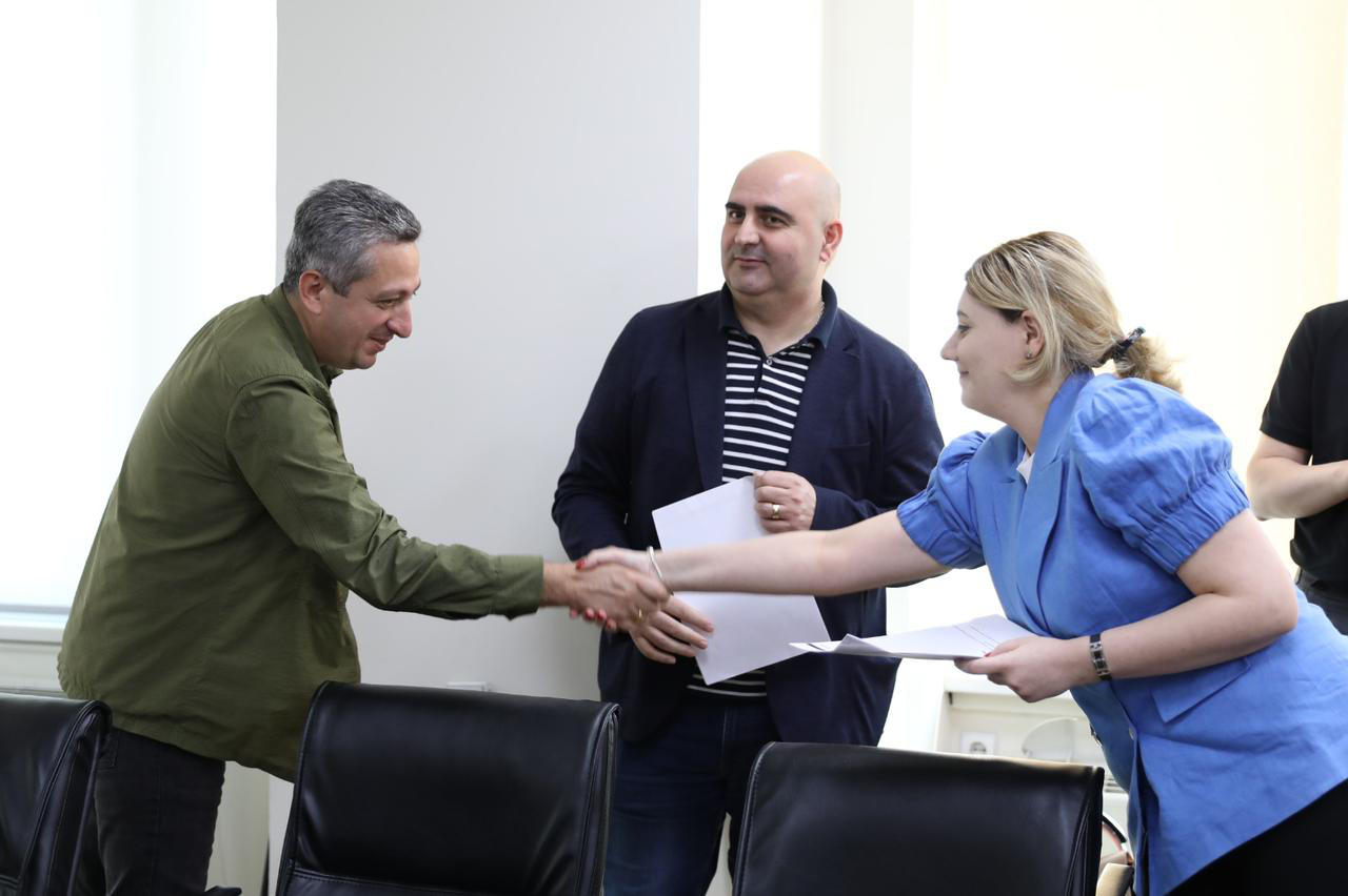 ჯანდაცვის სამინისტრო - ჭიათურელ მაღაროელებსა და „ჯორჯიან მანგანეზის“ მენეჯმენტს შორის მედიაციის პროცესი წარმატებით დასრულდა - ყველა მოთხოვნაზე პრინციპული თანხმობა არსებობს