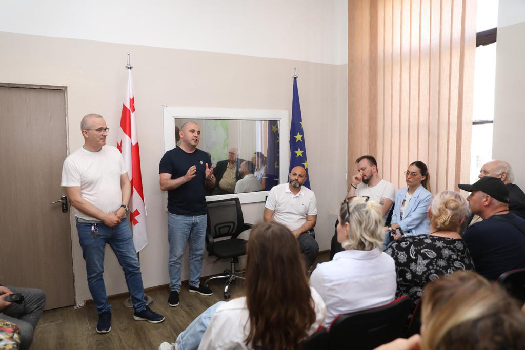 საბურთალოს რაიონში „ერთიანმა ნაციონალურმა მოძრაობამ“ ოფისი გახსნა