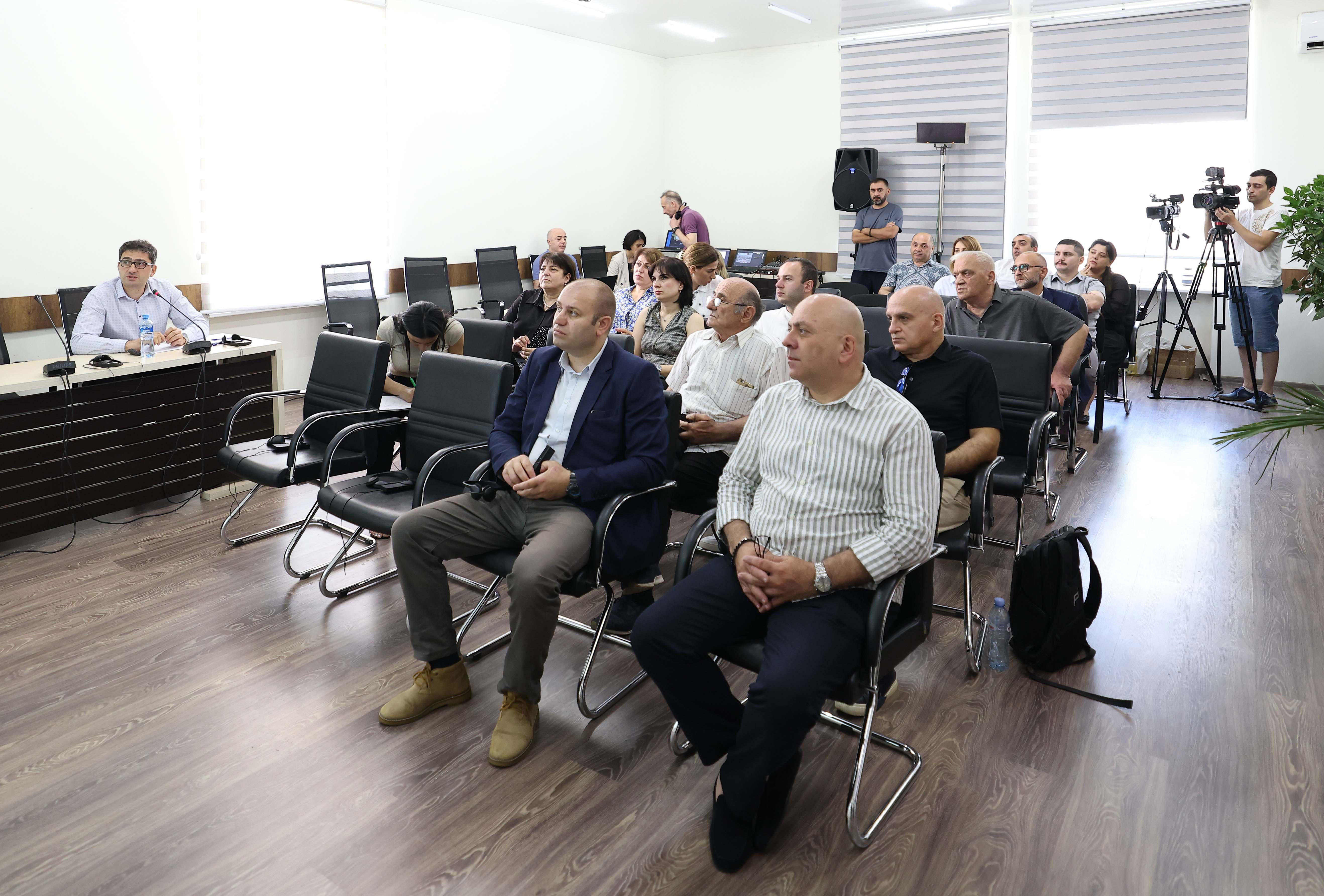 რუსთავში ცენტრალური ზონის ატმოსფერული ჰაერის ხარისხის მართვის 2023-2025 წლების გეგმის პროექტის საჯარო განხილვა გაიმართა