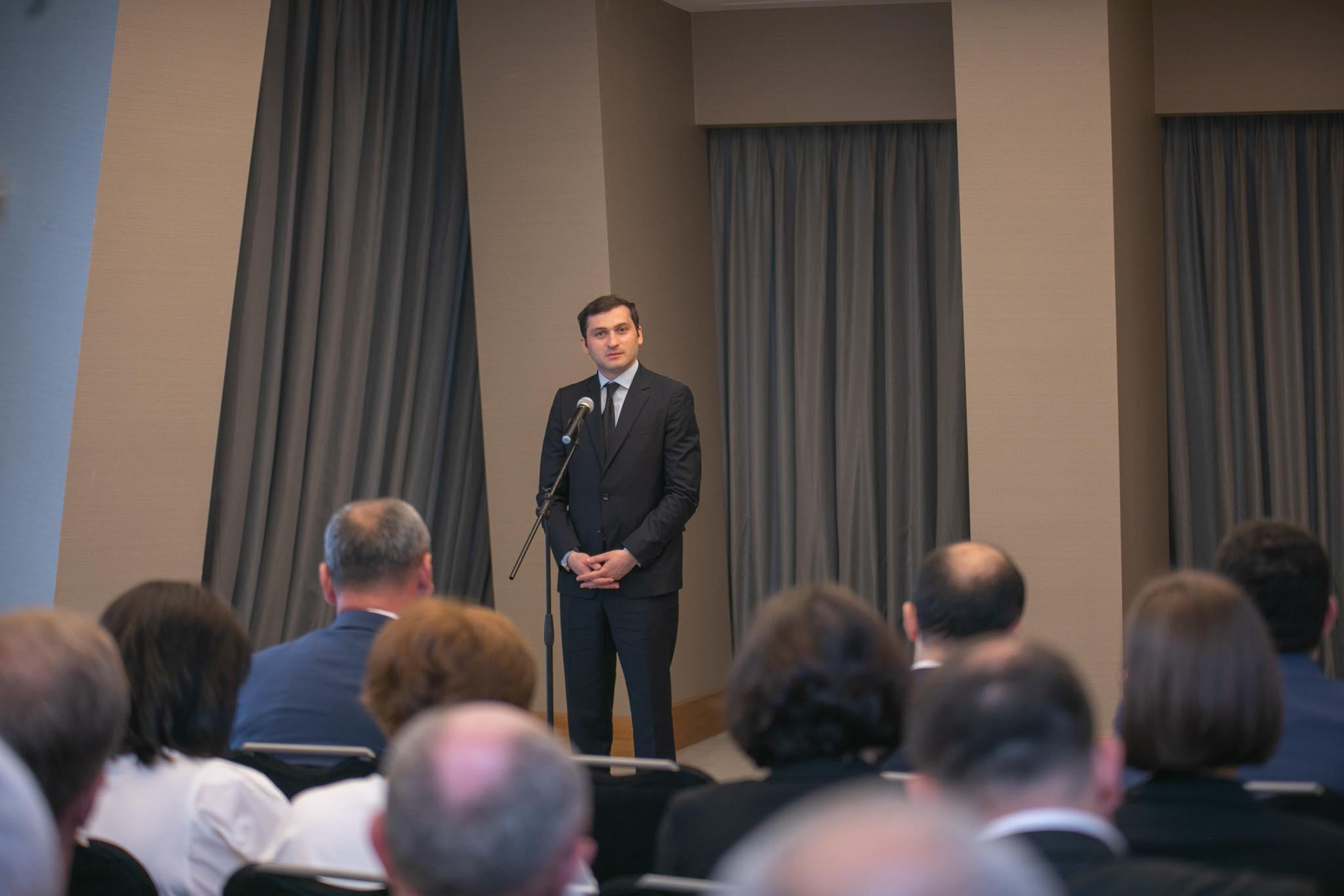 თორნიკე რიჟვაძე, სახელმწიფო დაცვის სპეციალური სამსახურის 29 წლისთავთან დაკავშირებით, აჭარის მთავარი სამმართველოს თანამშრომლებს შეხვდა