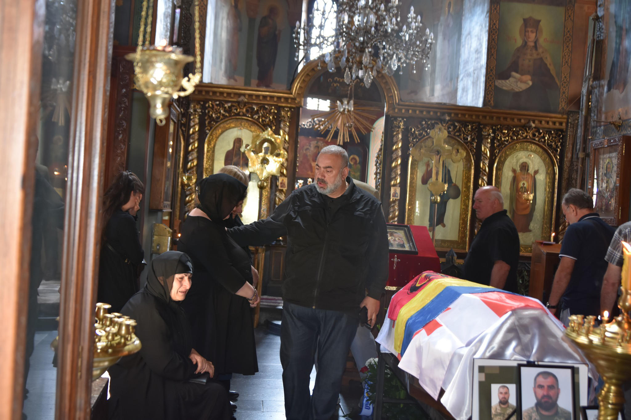 კობა კობალაძემ და სამსახურის წარმომადგენლებმა უკრაინაში დაღუპული ქართველი მეომრების ოჯახებს მიუსამძიმრეს