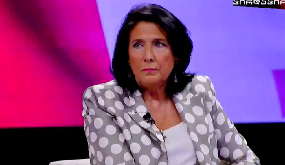 სალომე ზურაბიშვილი - მიკვირს, ქალთა კონფერენციაზე  მმართველი პარტიიდან, მთავრობიდან, პარლამენტიდან, არავინ იკადრა, რომ მოსულიყო - არ აქვს მნიშვნელობა მოგწონს თუ არა პრეზიდენტი და მისი აზრები, ქვეყანას პატივი უნდა სცე