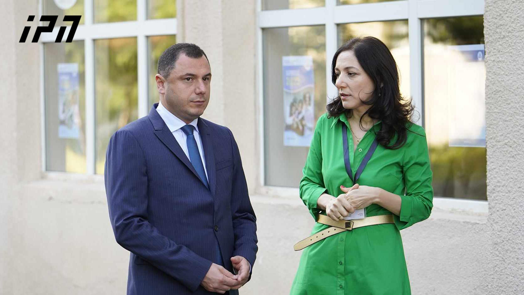 გიორგი ამილახვარი ქართული ენისა და ლიტერატურის გამოცდის მიმდინარეობას გაეცნო