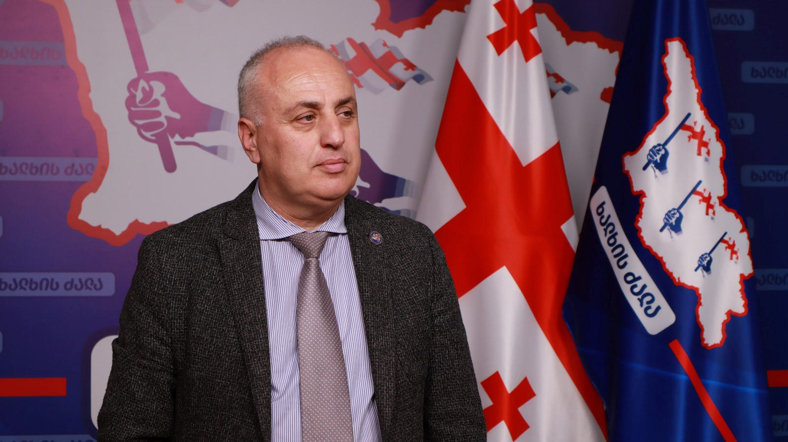 დიმიტრი ხუნდაძე - ევროკავშირის ელჩი ამბობს, ეს კანონი არც ევროპულია და არც ამერიკულიო - არგუმენტია, რომ ამერიკული იმიტომ არაა, რადგან აშშ-ის ელჩმა თქვა, ხოლო ევროპული იმიტომ არ არის, რომ ასე ჯოზეფ ბორელმა თქვა, გირჩევთ, კანონი წაიკითხოთ და დასკვნა შემდეგ გააკეთოთ