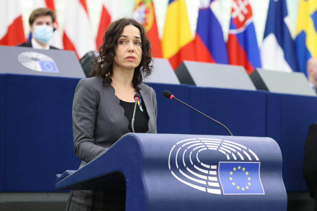 მირიამ ლექსმანი მიხეილ სააკაშვილის კადრებზე - ღარიბაშვილი დაკავებულია საკუთარი თავის ქრისტიანული ფასეულობების დამცველად წარმოჩენით, ადამიანური ღირსების დაცვა მისთვის არაფერს ნიშნავს