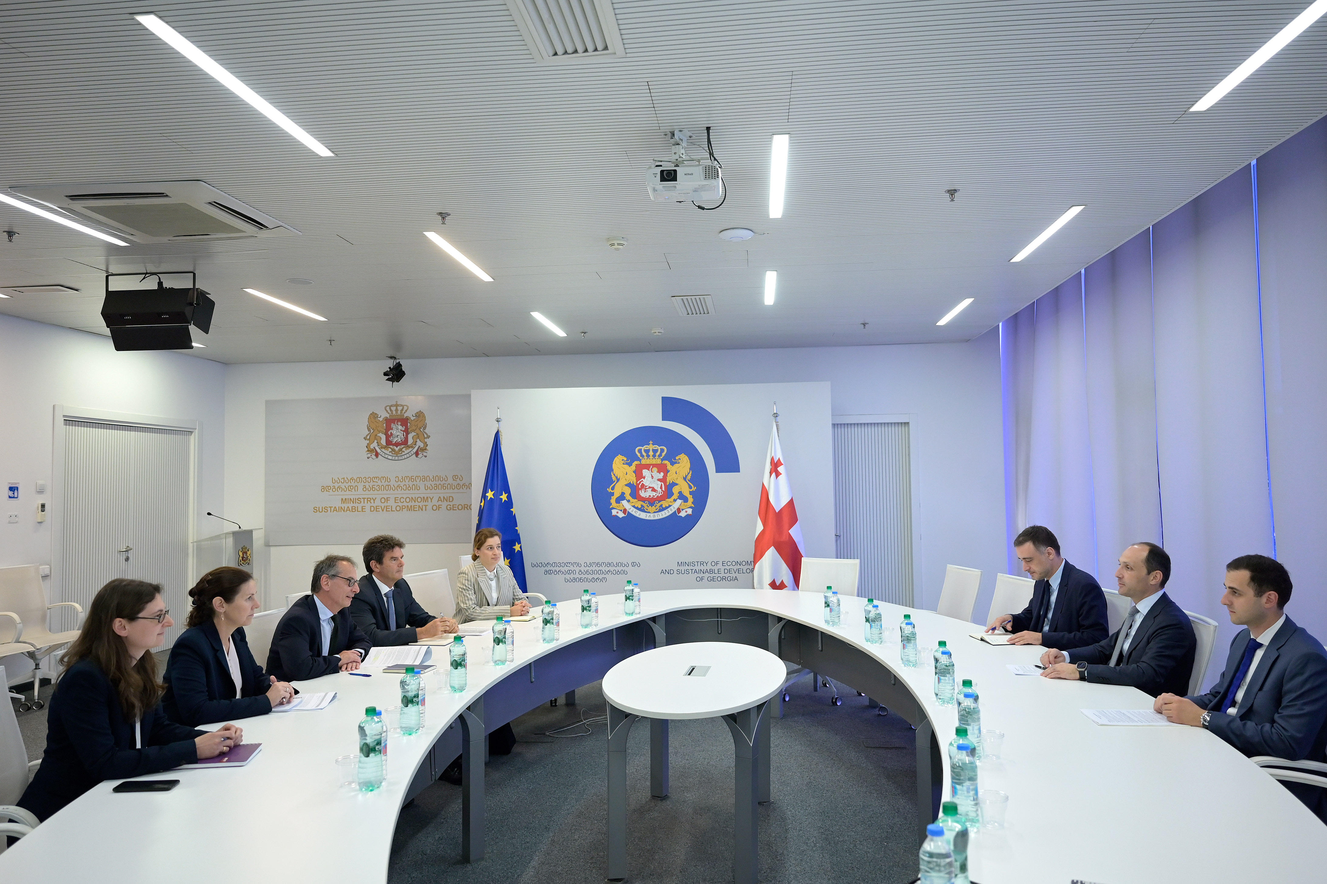 ლევან დავითაშვილი EBRD-ის მმართველ დირექტორს მატეო პატრონეს შეხვდა