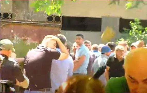 საგარეჯოში ჟურნალისტებისთვის პროფესიულ საქმიანობაში ხელის შეშლის და ძალადობის ფაქტზე დაკავებულს აღკვეთი ღონისძიების სახით პატიმრობა შეეფარდა