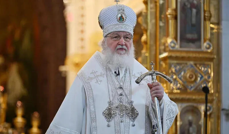 რუსეთის პატრიარქი კირილი პოლიტიკურ ძალებს, ჯარს და ეკლესიას „ბოროტი ძალების“ დასამარცხებლად გაერთიანებისკენ მოუწოდებს