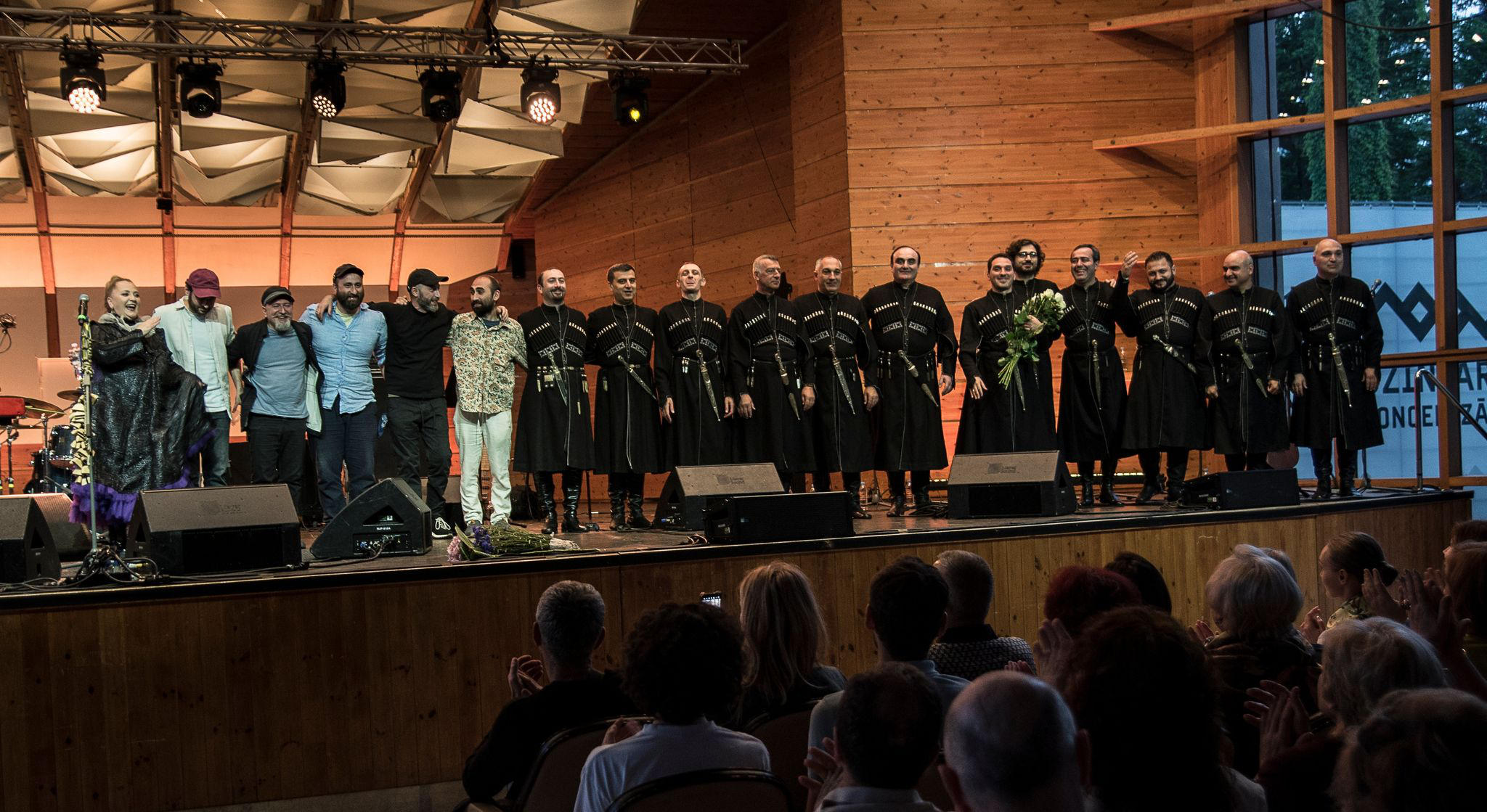 ანსამბლი „რუსთავი“ საგასტროლო ტურნედან დაბრუნდა