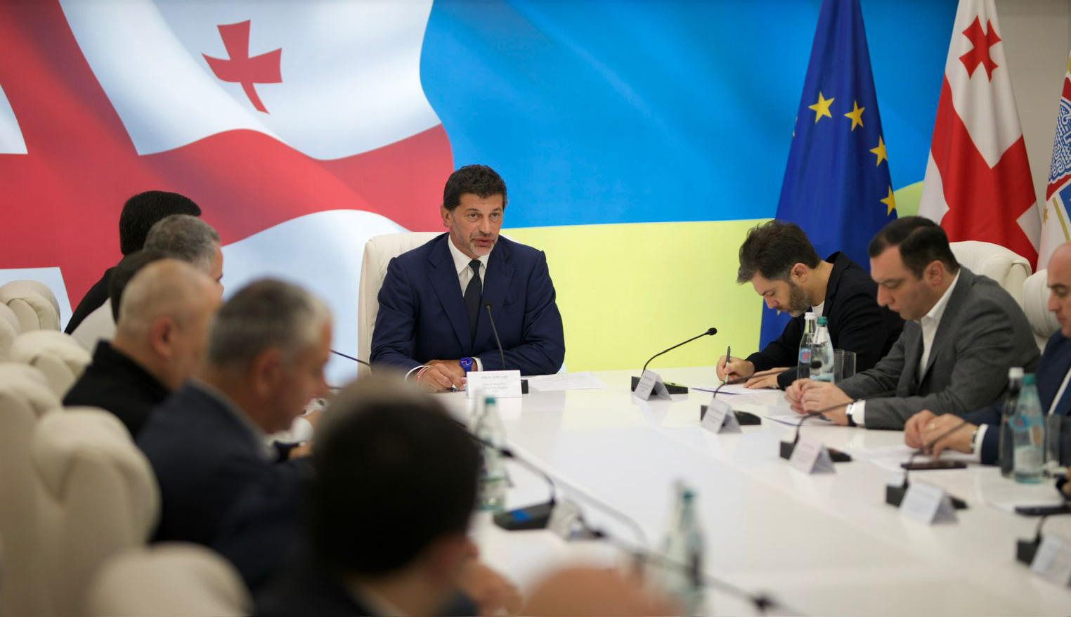 კახა კალაძის განცხადებით, მეტროსადგურ „ავლაბარში“ არსებულ რკინა-ბეტონის კონსოლს დემონტაჟი ჩაუტარდება, რის გამოც შესაძლოა,მეტროსადგურის ორი კვირით ჩაკეტვა გახდეს საჭირო