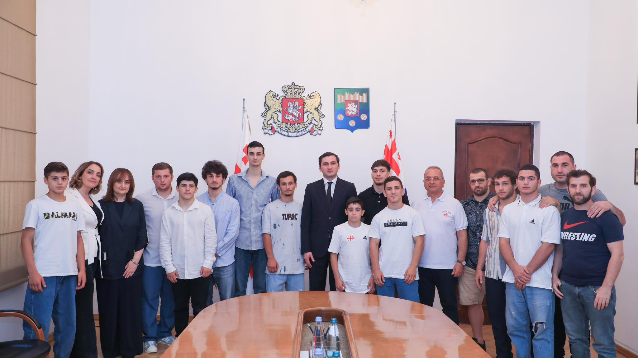 აჭარის მთავრობის თავმჯდომარე თორნიკე რიჟვაძე ევროპის ჩემპიონატებში გამარჯვებულ და საპრიზო ადგილებზე გასულ სპორტსმენებს შეხვდა