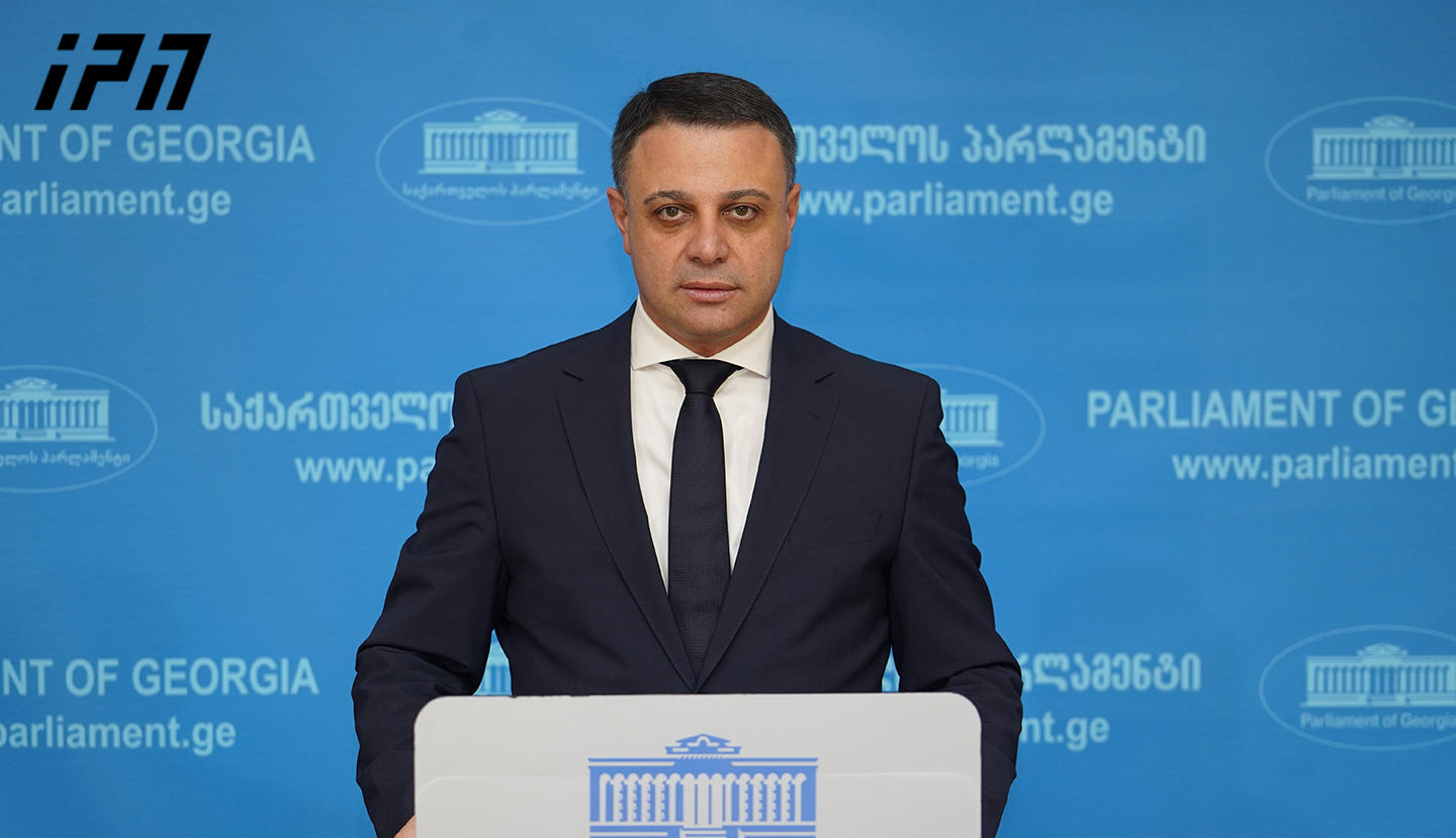 ალუდა ღუდუშაური პეტერ ფიშერის განცხადებაზე - ვერ გეტყვით ბატონ ელჩს ამის თქმის საფუძველს რა აძლევს - რას ვითხოვთ? - თეთრზე ვთქვათ, რომ თეთრია, შავზე უნდა ვთქვათ, რომ ნამდვილად შავია