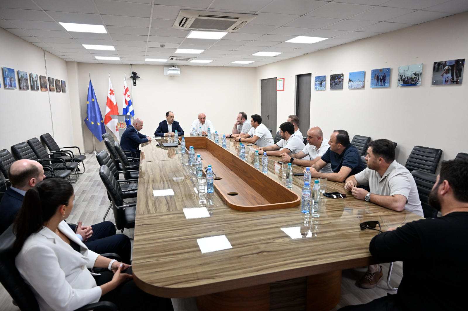 ლევან დავითაშვილი ბათუმში მეზღვაურებსა და კაპიტნებს შეხვდა