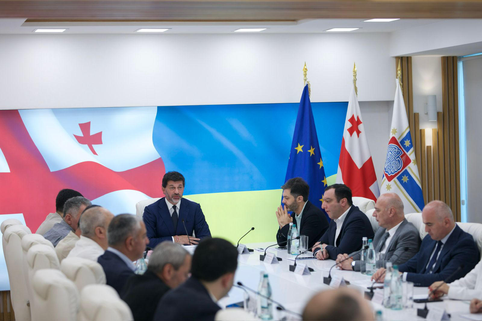 დიდ დიღომში, საფეხბურთო ცენტრის მიმდებარედ რეკრეაციული სივრცე მოეწყო