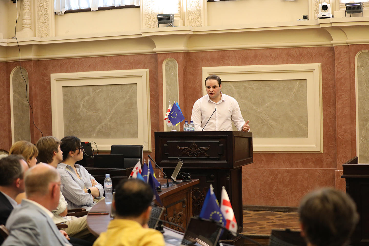 ლევან ჟორჟოლიანი ქართულ-გერმანული საზაფხულო სკოლის სტუდენტებს შეხვდა