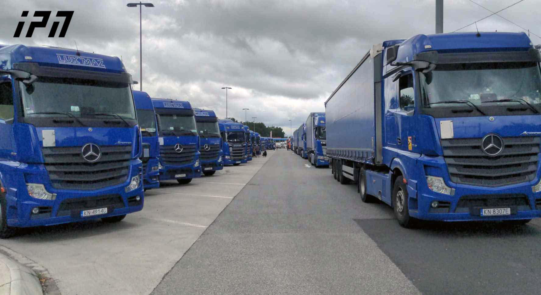 პოლონურ კომპანიებში დასაქმებული სატვირთო მანქანების ქართველი მძღოლები, რომელთაც ევროპის სხვადასხვა ქვეყნებში ტვირთი გადააქვთ, დახმარებას ითხოვენ