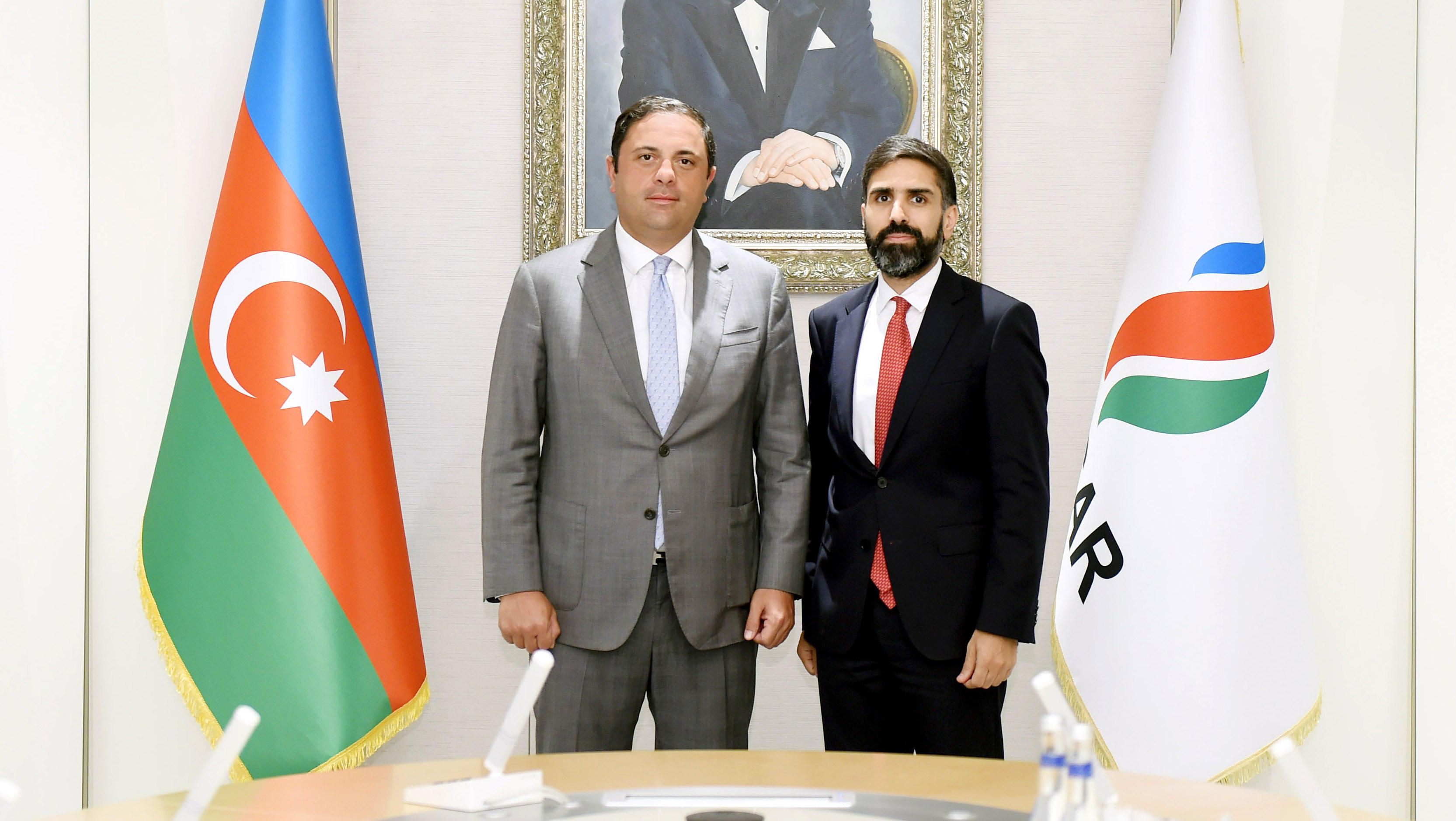 რომეო მიქაუტაძე SOCAR-ის პრეზიდენტს როვშან ნაჯაფს შეხვდა