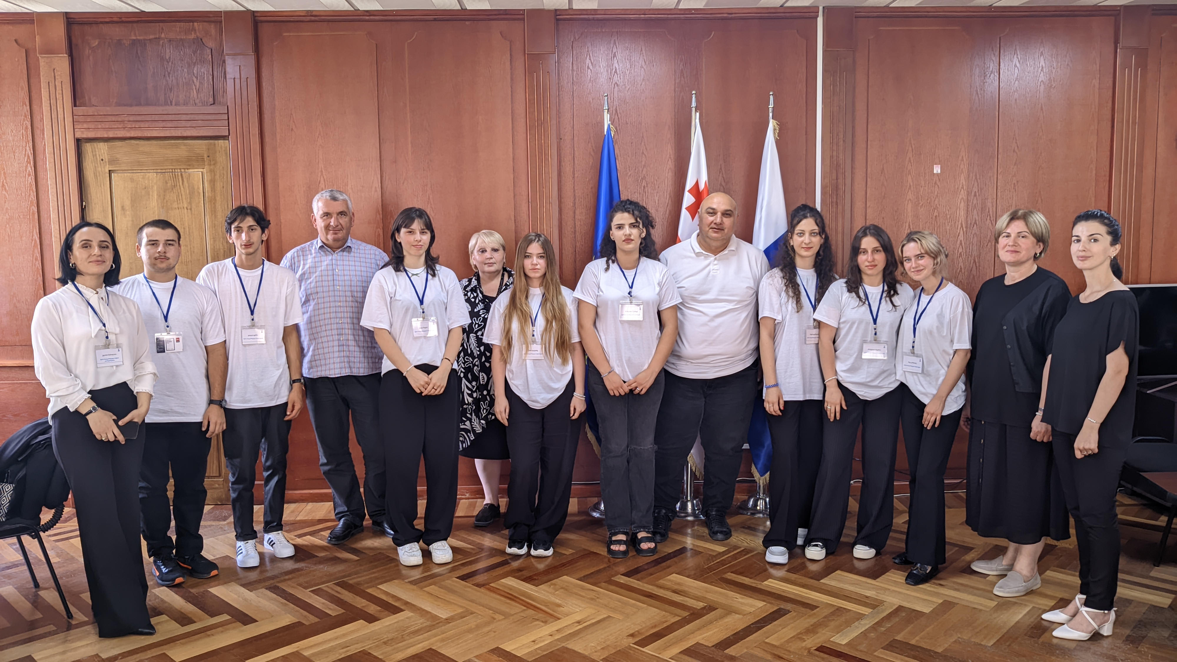 ხობის მუნიციპალიტეტის მერი, მერის სათათბირო ორგანოს ახალგაზრდული საბჭოს წევრებს შეხვდა