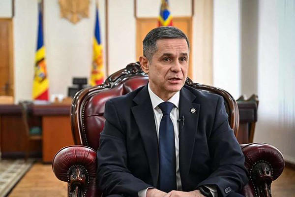 მოლდოვას თავდაცვის მინისტრის განცხადებით, უკრაინის პორტებზე რუსეთის თავდასხმების შემდეგ, ყურადღებით აკვირდებიან უკრაინაში შექმნილ ვითარებას, რადგან ეს პორტები მოლდოვის ტერიტორიიდან რამდენიმე კილომეტრშია განლაგებული
