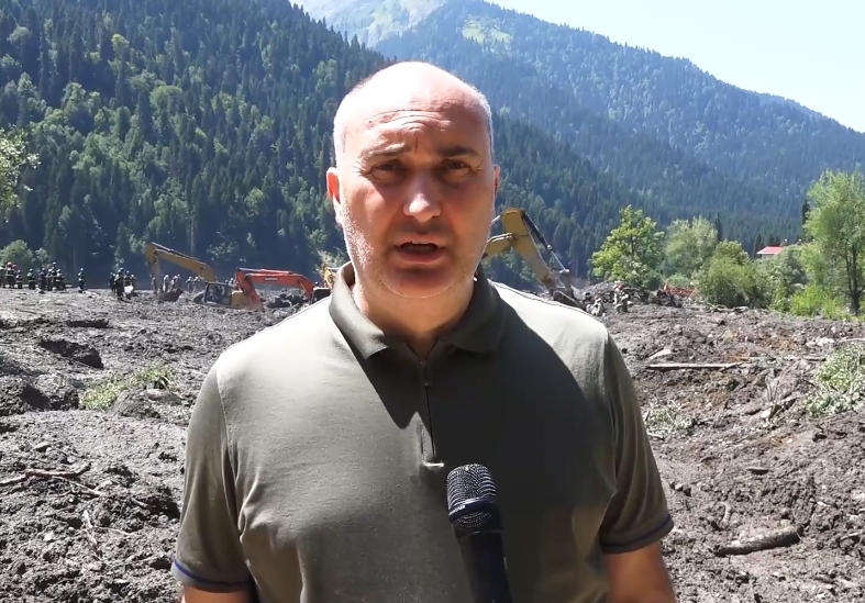 თავდაცვის მინისტრის განცხადებით, შოვში სტიქიის შედეგად დაღუპულთა შორის რამდენიმე არასრულწლოვანია